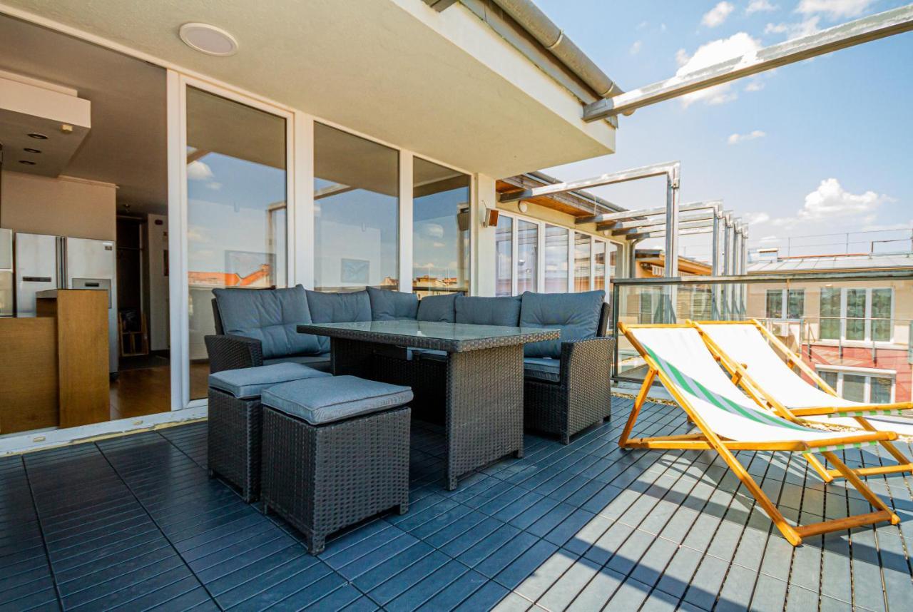 Luxury Apartment With Balcony In Downtown 布达佩斯 外观 照片